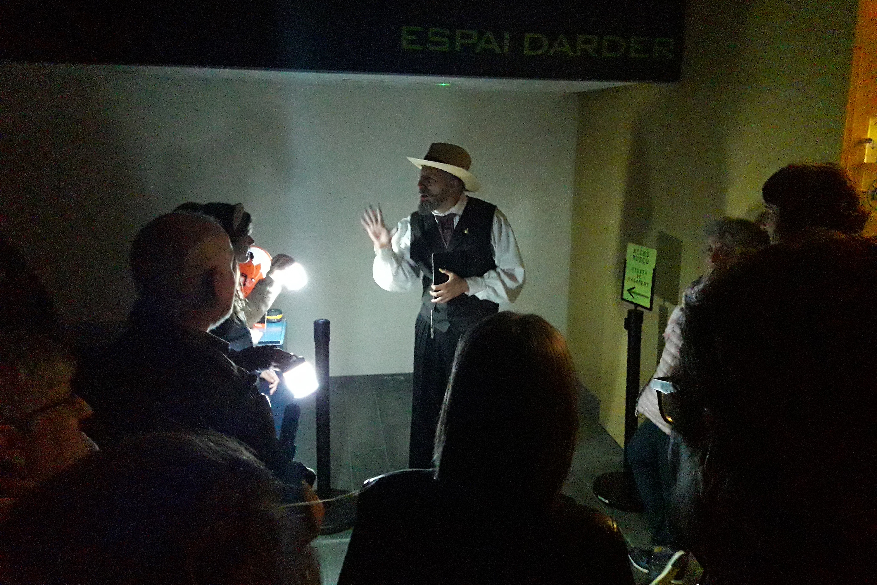 Anem de nit al Museu amb el Sr. Darder